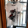 Tienda de camisetas pintadas a mano.