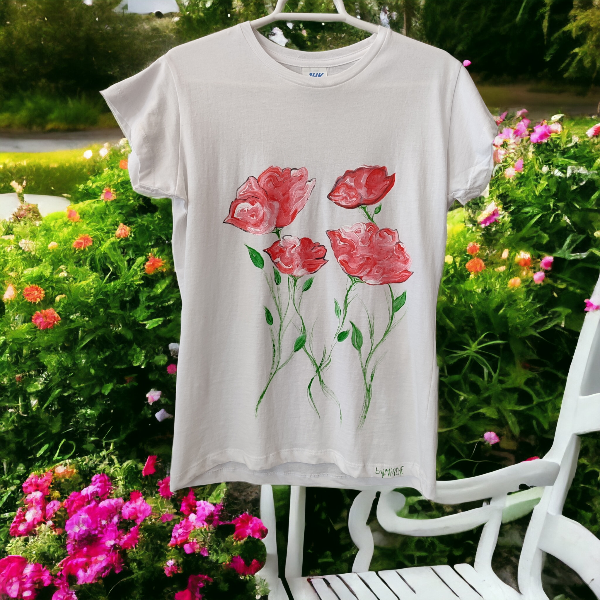 Camisetas de flores pintadas
